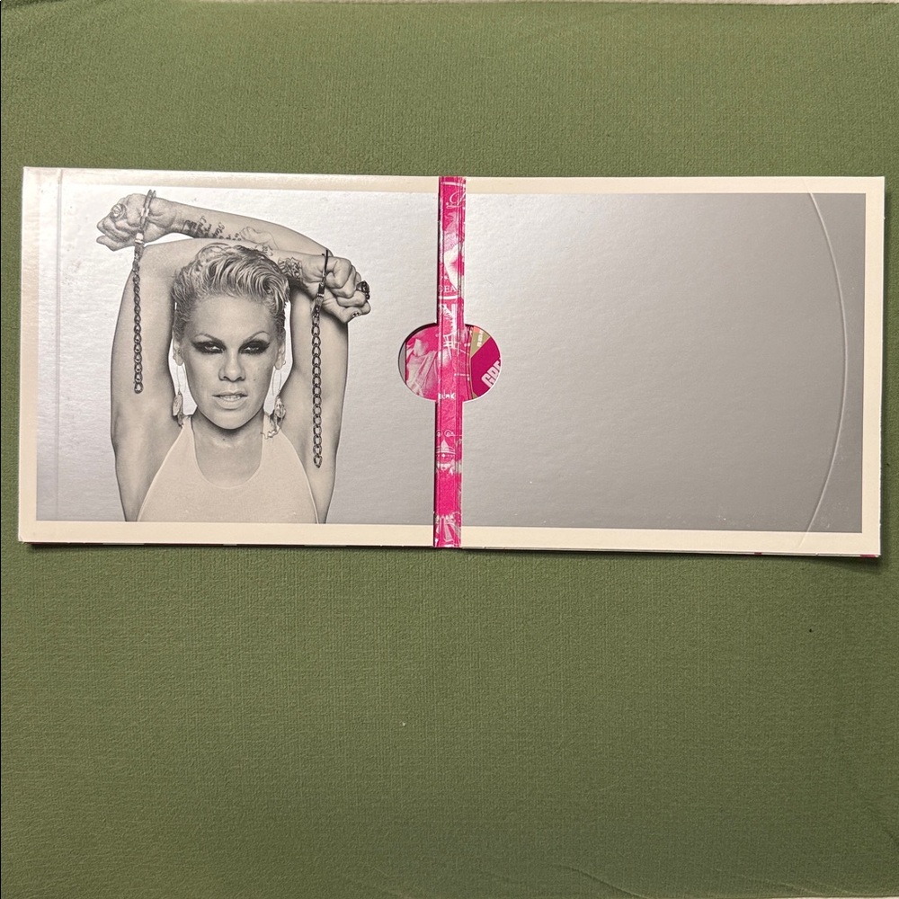 Pink Greatest Hits Album - Picture 2 of 6